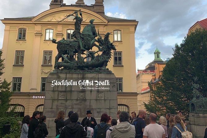 The Original Stockholm Ghost Walk and Historical Tour - Gamla Stan - The Pace: A Fast 90 Minutes Through Narrow Medieval Streets