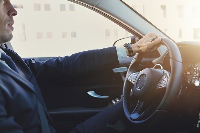 Transfer Arlanda Stockholm Airport(ARN) to Stockholm City - The ride: private, air-conditioned, and luggage-friendly