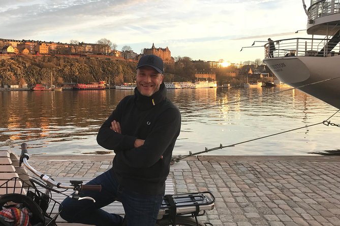 Unique walking tour Stockholm - Stop 10 to 11: Riddarholmen and the Royal Palace area, viewed the smart way