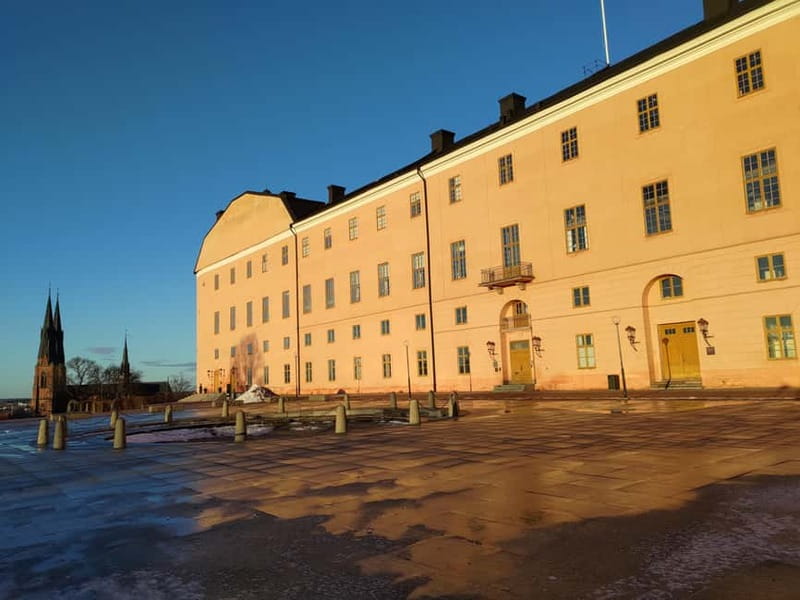 Uppsala city and Sigtuna city 8h tour from Stockholm - How pickup, a blue-jacket guide, and the group format shape your day