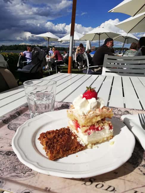 Vaxholm & Stockholm Archipelago: Guided Excursion, Day Trip - Nationalmuseum meet-up, then straight to the archipelago