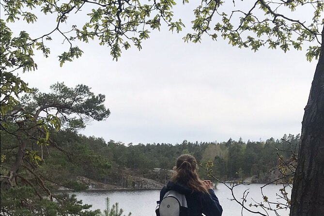 Wolf and Wildlife Tracking in Sweden - Scanning gear: binoculars and night vision included